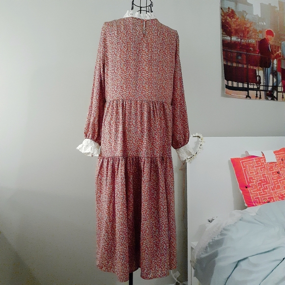 Literary poet dress - Picture 3 of 7